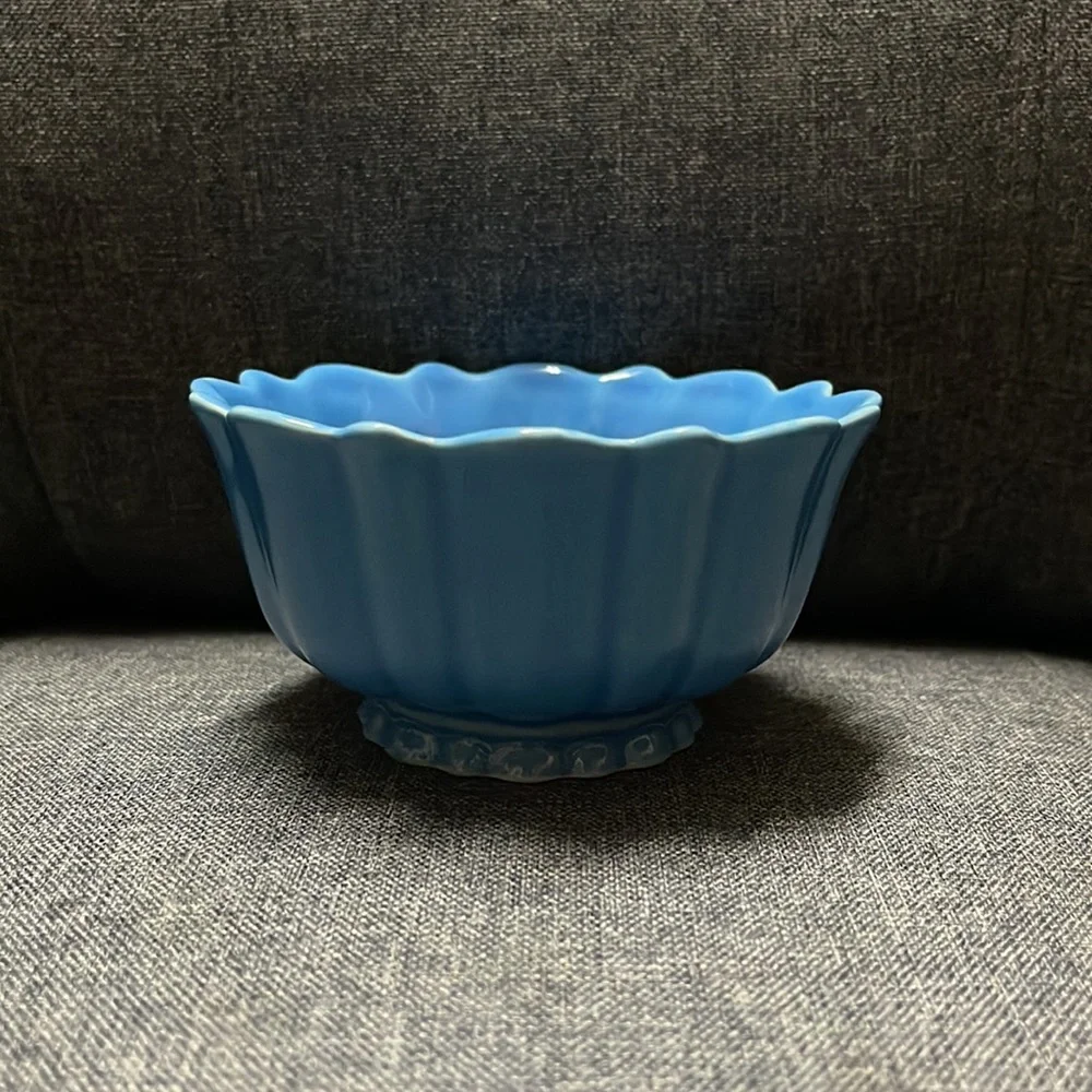 Starbucks 2005 Tulip Flower Pedestal Bowl